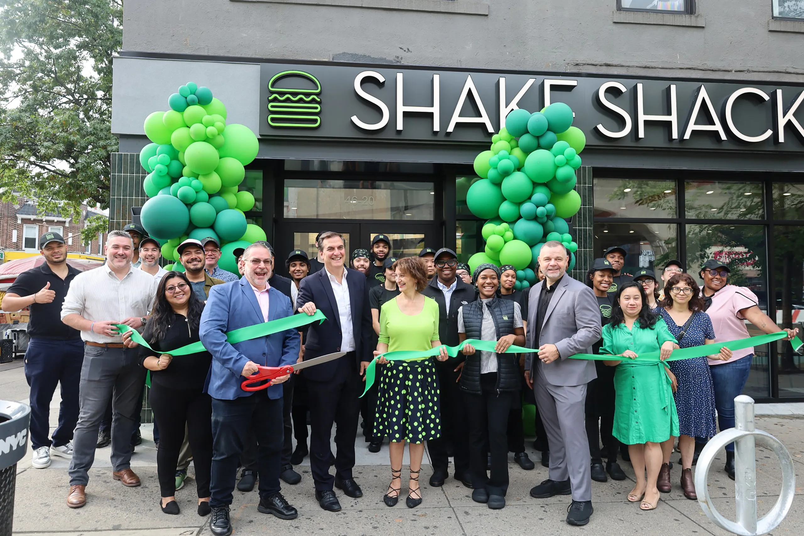 QNS: Shake Shack Celebrates Grand Opening in Sunnyside